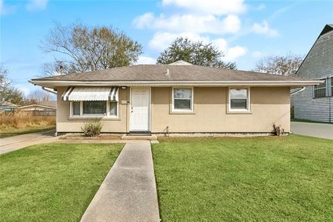 Photo of 4925 Feliciana Drive Dr, New Orleans, LA 70126 (MLS # NO2541780)