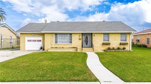 Photo of 47 Willow Drive Dr, Gretna, LA 70053 (MLS # NO2551260)