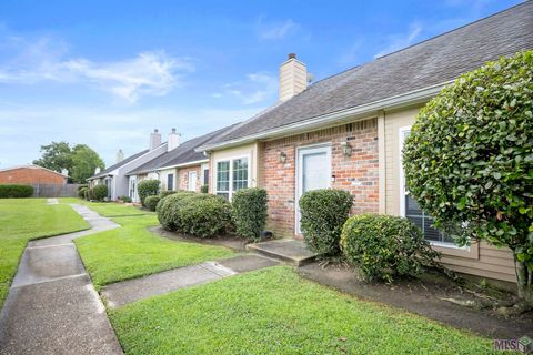 Photo of 12441 Coursey Bl Blvd, Baton Rouge, LA 70816 (MLS # BR2026009836)