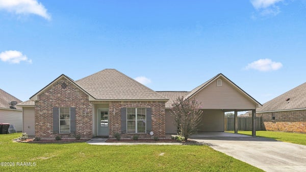 202 LANDSDOWNE WAY, CARENCRO, LA 70520 - Image e02bca964cfc3d4000f774774a0b63bd/2264844657