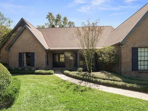 Photo of 105 W Ruelle Drive St, Mandeville, LA 70471 (MLS # NO2554506)