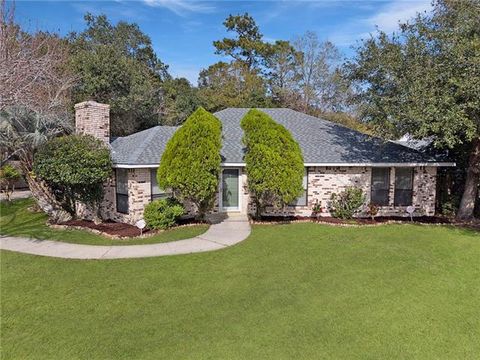 Photo of 102 Lake Deste Drive DR, Slidell, LA 70461 (MLS # NO2558097)