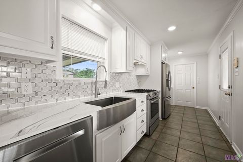 Photo of 364 Wingate Dr Dr, Baton Rouge, LA 70815 (MLS # BR2026004050)