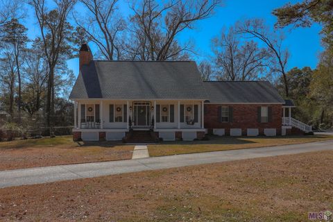 Photo of 19446 Bengal Ct Ct, Baton Rouge, LA 70817 (MLS # BR2026002085)