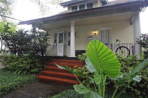 Photo of 2604 Palmer Avenue Ave, New Orleans, LA 70118 (MLS # NO2557984)