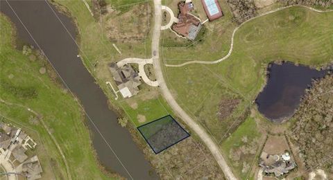 Photo of 5461 Eastover Drive Dr, New Orleans, LA 70128 (MLS # NO2553184)