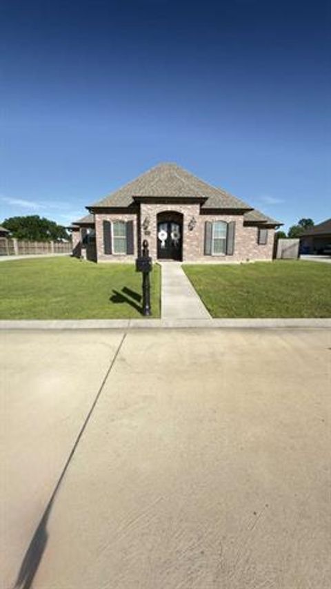Photo of 446 Rosella Drive DR, Thibodaux, LA 70301 (MLS # NO2558735)