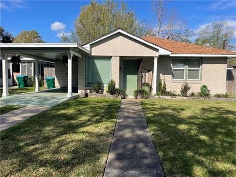 Photo of 1019 Roosevelt Boulevard Blvd, Kenner, LA 70062 (MLS # NO2547649)