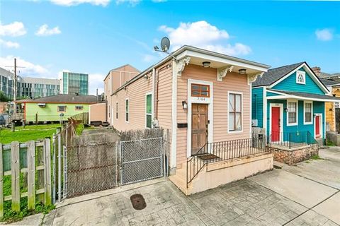 Photo of 2104 Iberville Street St, New Orleans, LA 70112 (MLS # NO2543308)