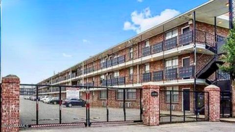 Photo of 3101 Highland Road #Apt 322, Baton Rouge, LA 70802 (MLS # 2600001139)