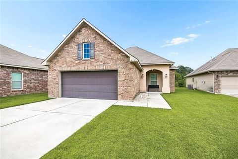 Photo of 15336 Mossystone Drive DR, Prairieville, LA 70769 (MLS # NO2566268)