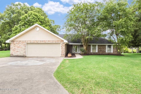 Photo of 1004 Hugh Drive, St. Martinville, LA 70582 (MLS # 2600003449)
