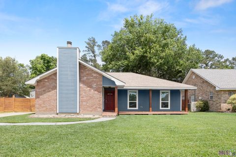 Photo of 1503 Weeping Willow Dr Dr, Denham Springs, LA 70726 (MLS # BR2026007517)