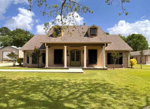 Photo of 227 Jeffery St St, Patterson, LA 70392 (MLS # BY2026006770)