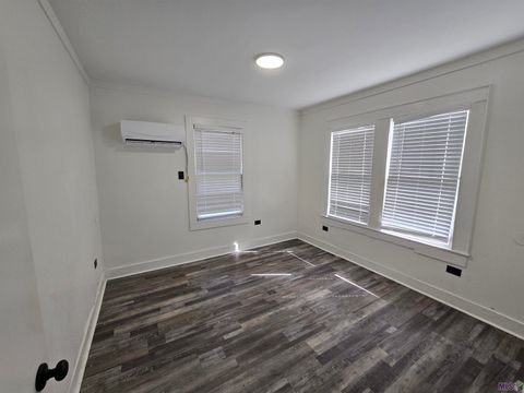 Photo of 2920 Sherwood St St #E, Baton Rouge, LA 70805 (MLS # BR2026003570)