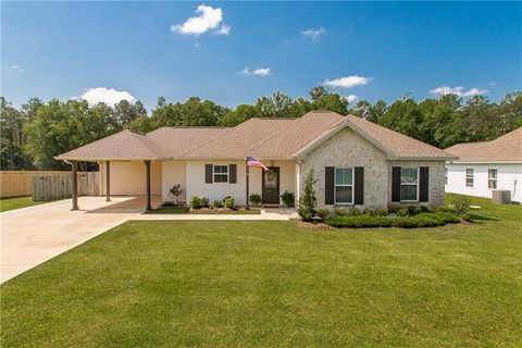 Photo of 18166 Grey Wolf Trail Trl, Loranger, LA 70446 (MLS # NO2557589)