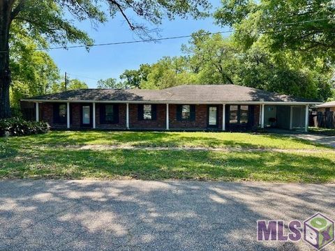 Photo of 6878 Yorkdale Ave Ave, Baton Rouge, LA 70811 (MLS # BR2026005557)