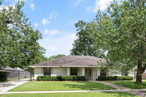 Photo of 726 Bromley Dr Dr, Baton Rouge, LA 70808 (MLS # BR2026009851)