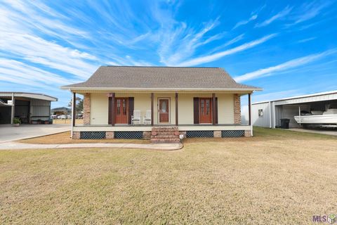 Photo of 126 West 35th Street St, Larose, LA 70373 (MLS # BY2026003993)