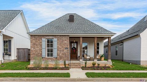 Photo of 209 Manor House Lane Ln, Lafayette, LA 70507 (MLS # BR2026003914)