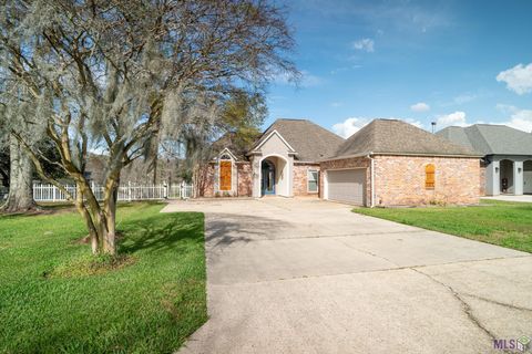 Photo of 11940 River Highlands Drive Dr, Maurepas, LA 70449 (MLS # BR2026004499)