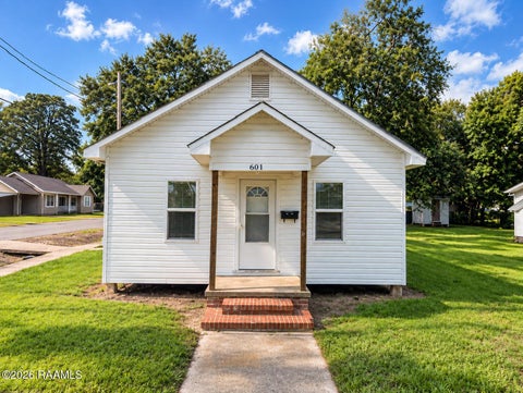 Photo of 601 N Lamar Street, Abbeville, LA 70510 (MLS # 2600008944)