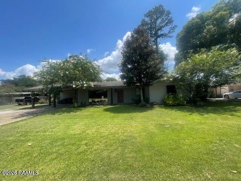Photo of 200 Woodvale Avenue, Lafayette, LA 70503 (MLS # 2600008720)