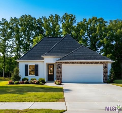 Photo of 33972 Highlandia Dr Dr, Denham Springs, LA 70706 (MLS # BR2026009522)