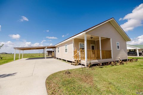 Photo of 309 Greenwood Plantation Rd, Thibodaux, LA 70301 (MLS # BY2026004092)