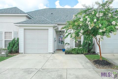 Photo of 8136 Village Lake Ave Ave, Baton Rouge, LA 70820 (MLS # BR2026012501)