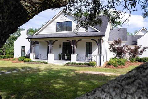 Photo of 3825 Rue Left Bank, Alexandria, LA 71303 (MLS # CN2556583)