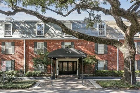 Photo of 3201 St. Charles Avenue Ave #121, New Orleans, LA 70115 (MLS # NO2558228)