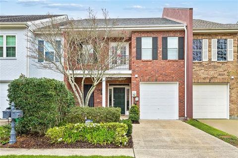 Photo of 129 Charleston Park Park, Metairie, LA 70005 (MLS # NO2547501)