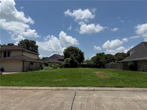 Photo of 3815 Peachtree Court Ct, New Orleans, LA 70131 (MLS # NO2569347)