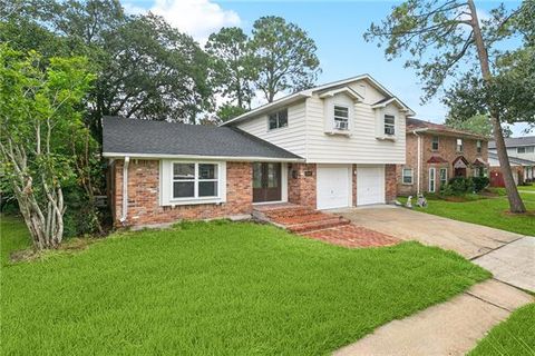 Photo of 2552 Valentine Street Ct, New Orleans, LA 70131 (MLS # NO2541522)