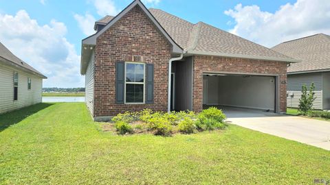 Photo of 9674 Muncy Ln Ln, Denham Springs, LA 70726 (MLS # BR2026009792)