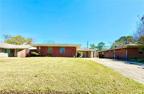 Photo of 3326 Somerset Drive Dr, New Orleans, LA 70139 (MLS # NO2548552)