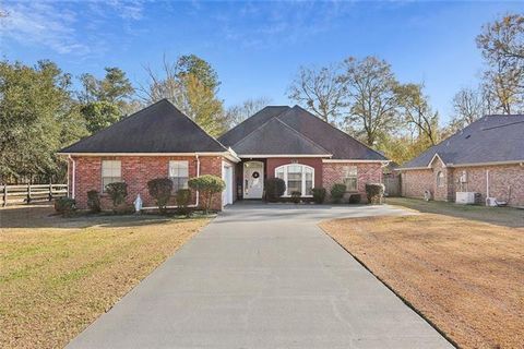 Photo of 150 Bodet Road, Covington, LA 70433 (MLS # NO2542342)