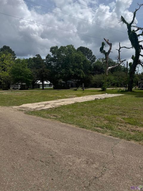 Photo of 4873 Longfellow Dr Dr, Baton Rouge, LA 70805 (MLS # BR2026006834)