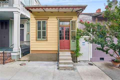 Photo of 1412 Dauphine Street St, New Orleans, LA 70116 (MLS # NO2559203)