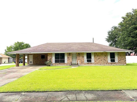 Photo of 9181 W Darryl Pkwy PKWY, Baton Rouge, LA 70815 (MLS # BY2026011370)
