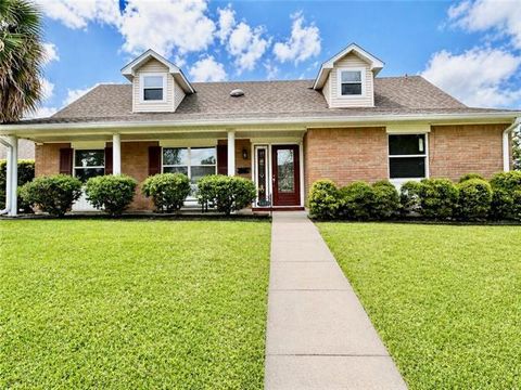 Photo of 1919 Beck Street St, New Orleans, LA 70131 (MLS # NO2552441)