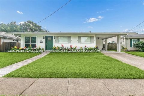 Photo of 1701 Yale Avenue, Metairie, LA 70003 (MLS # NO2562326)