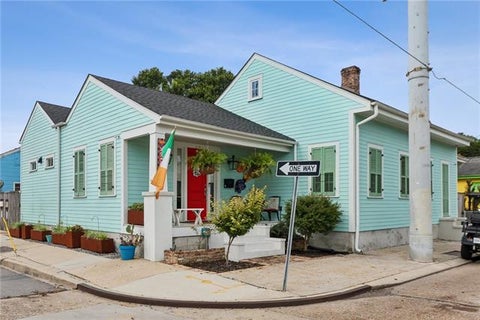 Photo of 3300 Annunciation Street St, New Orleans, LA 70115 (MLS # NO2566468)