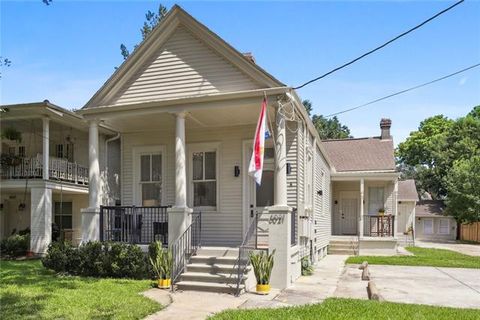 Photo of 6021 Tchoupitoulas Street St #C, New Orleans, LA 70118 (MLS # NO2547316)
