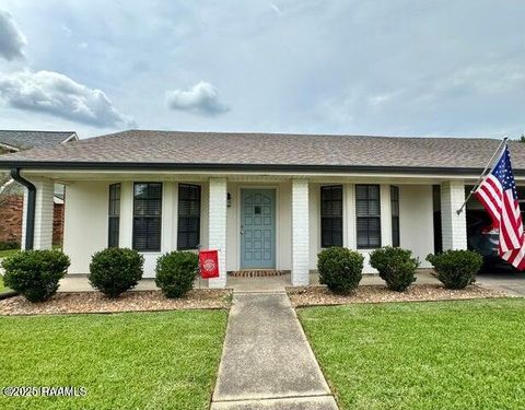 Photo of 412 Timber Creek Drive, Lafayette, LA 70506 (MLS # 2500005692)