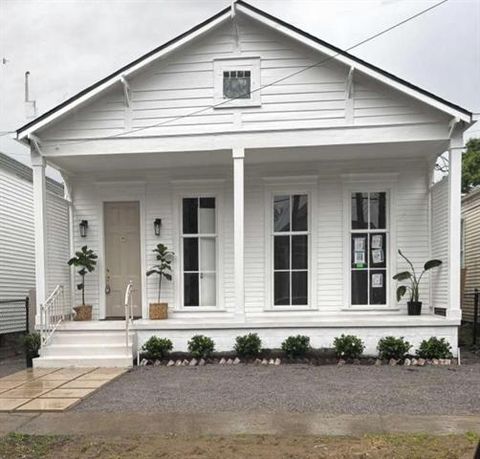Photo of 5108 Laurel Street St, New Orleans, LA 70115 (MLS # NO2558050)