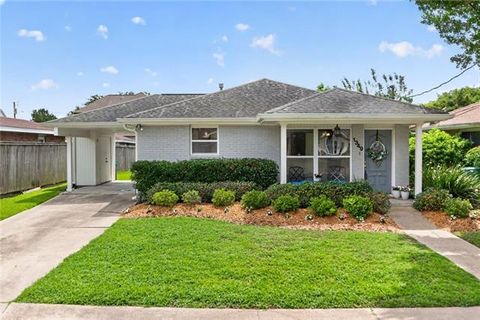 Photo of 1349 Ocean Drive DR, Metairie, LA 70005 (MLS # NO2557833)