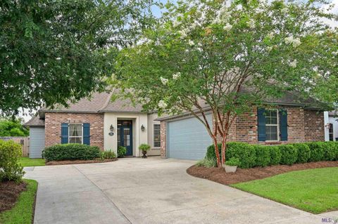 Photo of 9786 Market West Dr Dr, Baton Rouge, LA 70810 (MLS # BR2026012457)