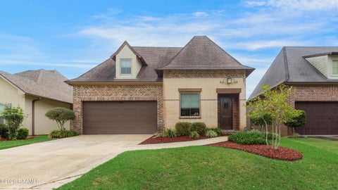 Photo of 112 Heathwood Drive, Broussard, LA 70518 (MLS # 2600007890)